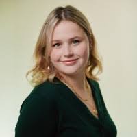 Je suis ravie de vous annoncer que j'ai démarré un nouveau stage chez  Hermès Parfum & Beauté en tant qu'Assistante Cheffe de Projet Média et  Planning Stratégique pour les régions Europe et… |