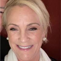 Diana Eakins's Instagram, Twitter & Facebook