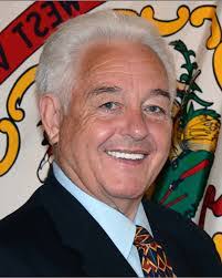 Kenneth Eastham's Instagram, Twitter & Facebook