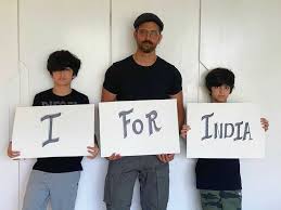 It was in 2014 when hrithik roshan and sussanne khan had broken the hearts of millions when they had announced their separation. Idaman Para Wanita 10 Potret Gagah Hrithik Roshan Saat Asuh Anak