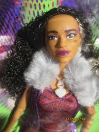 Disney Zombies 2 Doll WILLA LYKENSEN Very Rare Tattoos Weapons Thick Hair  NRFB Only One