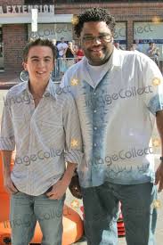 Frankie Muniz Anthony Anderson Photo Frankie Muniz And Anthony Anderson At The Premiere Of Agent Cody Banks 2 Des Frankie Muniz Anthony Anderson Cody Banks