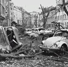 Noch gibt es keine entwarnung. 100 Millionen Mark Schaden Der Tornado Uber Pforzheim Wetternews Wetteronline