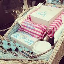 Bea S Of Bloomsbury Afternoon Tea Picnic Hampers Order Cakes Online Tea Cakes Cake Online