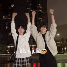 Hyeongjun De Julia Iris Y Julia GIF