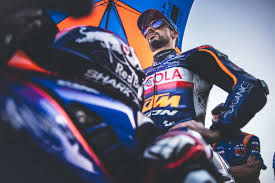 Oliveira's home gp success was the company's third victory from fourteen rounds. Oliveira Dominates Home Motogp In Portugal As Arenas Wins 2020 Moto3 Title Ktm Press Center