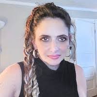 Robyn Thurston's Instagram, Twitter & Facebook