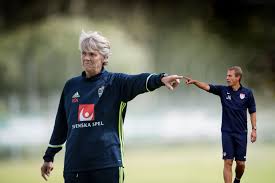 Samtalet leds av moa svan och produceras tillsammans med isabelle widmark.… Sundhage Mindre Vard An Klinsmann Idrottens Affarer