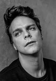 Josh Parris's Instagram, Twitter & Facebook