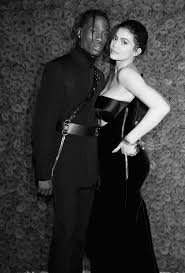 Black And White Pictures Of Celebrities Travis Scott And Kylie Jenner Black And White Aesthetic Black And White Picture Wall Black Picture