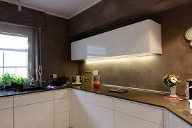 Weisse kuche dunkle arbeitsplatte caseconrad com. Weisse Kuche Mit Dunklen Wanden Modern Kuche Sonstige Von Ligno Mobelwerkstatt Houzz