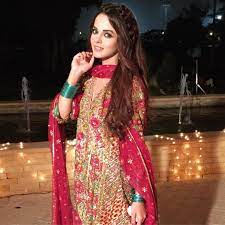Komal meer from drama qurbatein in real life.komal meer real life family_husband__you don't know__sa подробнее. Pin On Women S Fashion