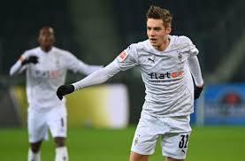 Patients suffering from bunions, ingrown toenails, hammertoes, tendon problems, fractures, plantar. Liverpool Bayern Join Borussia Dortmund In Race To Sign Florian Neuhaus
