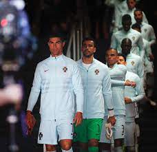 Cristiano ronaldo's incredible girlfriends through the years travis yoesting march 16, 2021 it's hard to tell who spends more time on their appearance, ronaldo or his girlfriends. C26e2n6hvgvwvm