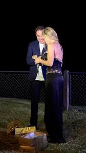 Especialmente porque sus seguidores desean fervientemente que su compañera de pantalla, cristina pérez sea la mujer que le robe el aliento. El Romantico Regalo De Rodolfo Barili A Su Novia Lara Piro Se Viene El Casamiento Infobae