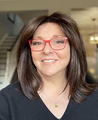 This Retiree's Leisurely Side Hustle Makes $66,000 a Year, No Degree  Required