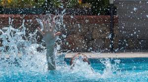 Todlicher Badeunfall In Mijas Familie Ertrinkt Im Hotel Pool Mutter Widerspricht Polizei News De