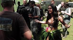 Roar is the first single off katy perry's third album, prism. Watch Now Katy Perry S 20 Minute Making Of Video For Roar Directlyrics