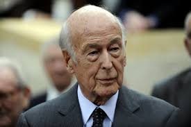 Souvent mal aimé ou mal compris, toujours classé en queue de peloton des présidents de la ve république dans les études d'opinion, il aura été un grand. France Valery Giscard D Estaing Est Decede La Prunellerdc