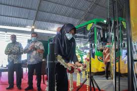 Sebenarnya bukan dari trans studio saja melainkan dari trans studio complex yang terdiri dari the trans luxury hotel, ibis hotel, trans studio mall (tsm), dan. Kerja Di Trans Jogja Disnakertrans Lowongan Kerja Di Rs Uii Yogyakarta Trans Home Mempunyai Visi Dan Misi Dalam Melayani Pelanggan Dengan Memberikan Pelayanan Terbaik Dari Sales Kami Dan Welcome