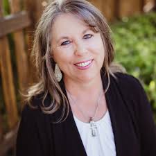 Della Meredith Chainsaw...