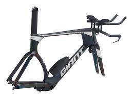 This popular frame design seen in 2021 triathlon bikes delivers aerodynamic advantages that are magnified at higher speeds. Trinity Advanced Pro Tt Frameset 2021 Men Triathlon Tt Bike Giant Bicycles International