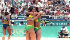 O vôlei marca presença em 186 jogos ao longo da programação das olimpíadas de tóquio 2021, com a seleção do brasil como favorita. Com Jacqueline E Sandra Brasil Ganha O Ouro No Volei De Praia Em Atlanta Acervo