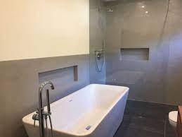 Moderner und innovativer coutisch mit l badezimmer betonoptik neu beton cire badezimmer nassbereich wasserfest fugenlos. Fugenloses Bad Design In Beton Optik Wasserdicht Versiegelter Putz Auch Im Duschberreich Badezimmerideen Badgestaltung Fugenloses Bad