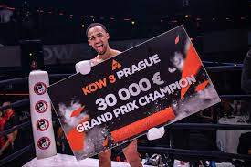 James Conde (@james__conde) • Instagram photos and videos