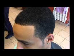 La coiffure homme noir dégradé s'adapte merveilleusement bien à toutes les envies capillaires. Coiffure Homme Noir Degrade Gladys