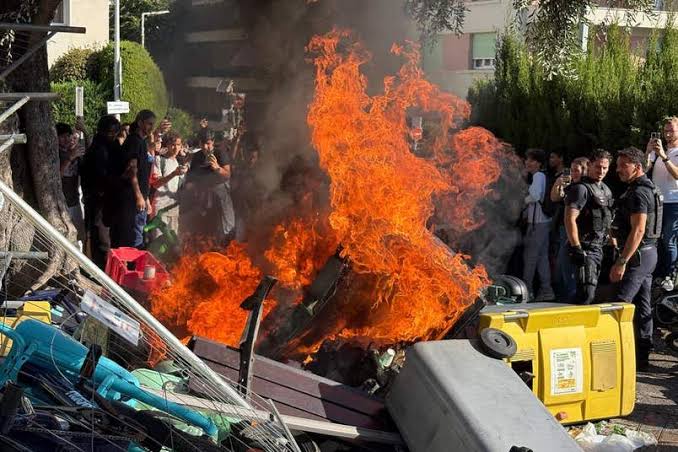 Plusieurs lycées bloqués dans les Alpes-Maritimes ce lundi, des feux de poubelles signalés à Nice