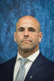 Robert Lauda's Instagram, Twitter & Facebook