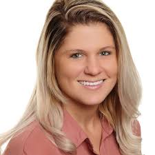 Sabrina Dow's Instagram, Twitter & Facebook