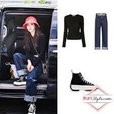 Sandara Park S Cool Girl Off Duty Look On Her Way To Film Follow Me Review On Korean Fashion Simple Black Tops Kpop Fashion