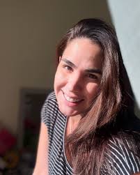 Hoy desperté reflexiva y quiero dejarles estas palabras desde mi corazón:  Paz que sobrepasa todo entendimiento, a veces ni yo comprendo, ser un  seguidor de Cristo es difícil, te pierdes en el