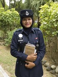 In terms of seniority and rank, they are at the lowest pecking. Malaysia Female Police Officer Police Women Female Cop Female Police Officers