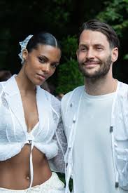 Tina Kunakey Simon Porte Jacquemus Adele Haber Amaçlı Stok Fotoğrafı