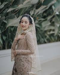 9 model baju pengantin adat sunda modern dan elegan via pesonahijab.net. Inspirasi Gaun Akad Nikah Muslimah Yang Modern Dairysia