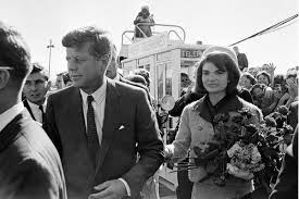 While the matching pillbox hat got lost jackie kenedy, in that pink chanel suit, was the president kenedys last sight before he was fatally shot in the head. The Story Behind Jackie Kennedy S Iconic Pink Suit Rare