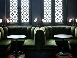 Palihouse Santa Monica Is A Beautiful Boutique Beach Lodge That Has Been In Operation Since 1927 Restaurant Seating Lounge Seating Restaurant Interior