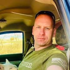 Travis Bateman's Instagram, Twitter & Facebook