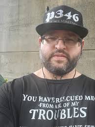 Guess which one is me?! Lol I'm Beef, I'm 33 and I'm a hilarious hopeless  romantic who's looking for his Hallmark happy ending!! FANEXPO PORTIEIARS  RapeXPO Rasos