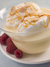 Battre les blancs en neige très ferme (consistance bec d'oiseau). Recette Ile Flottant Facile Recette Illustree Simple Et Facile Recette Ile Flottante Ile Flottante Recette Dessert