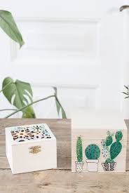 diy how to decorate wooden boxes with decoupage and acrylic paint doos decoratie doos versieren beschilderde dozen
