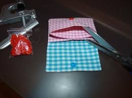 Auf Wunsch Einer Einzelnen Dame Hier Mal Die Anleitung Fur Die Miniborsen In Kurz Und Knackig Mit Ein Paar Ei Anleitungen Kleine Geldborse Geldbeutel Tutorial