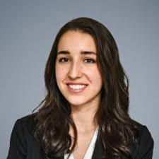 Eszter Toth's Instagram, Twitter & Facebook