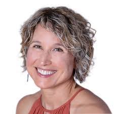 Kathy Hua's Instagram, Twitter & Facebook