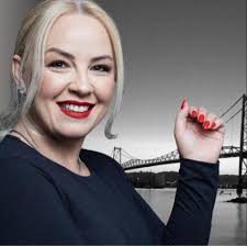 Vi fick i gårdagens konsert följa Nujeen som flydde från Syrien till  Tyskland i verket The girl from Aleppo. Kören Nova, Kristine Kammarkör,  Kerstin...