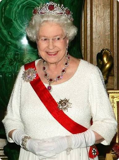 images?q=tbn:ANd9GcSCfvf_-q5SaBqCpyssMCg_fptB129DSXFhz5wsrqrHR3okYYQErPXFCYXq&s=10