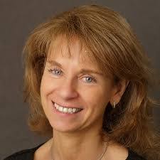 Stephanie Dowd's Instagram, Twitter & Facebook